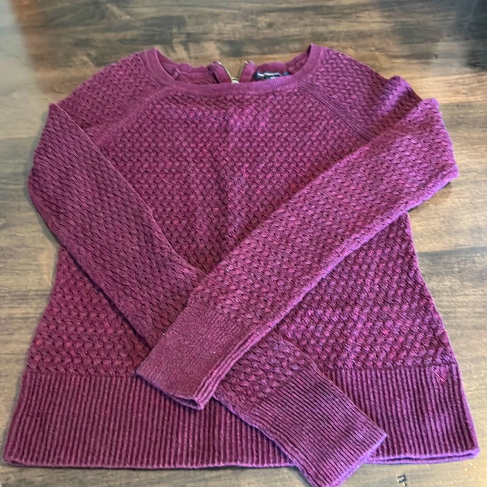 American eagle plum colored long sleeve sweater. Size S.